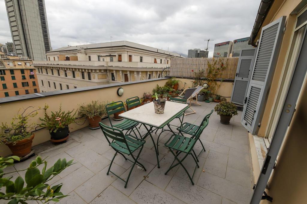 Altido Apt For 3 With Rooftop Balcony And Lovely Cityview Genua Exterior foto